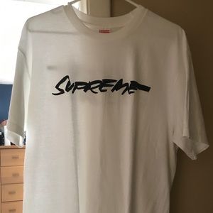 Supreme futura tee